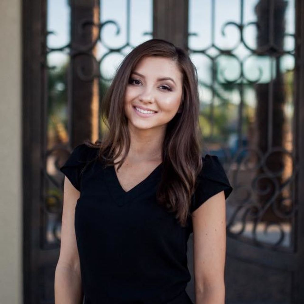 Meet your Posher, Elizabeth